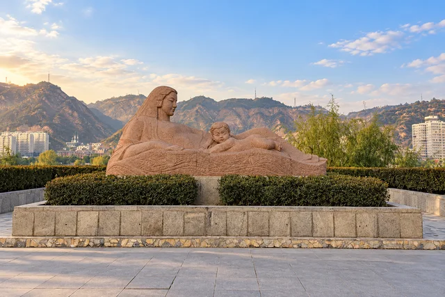 Yellow River Mother Sculpture