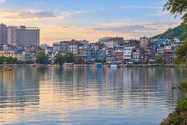 East Lake